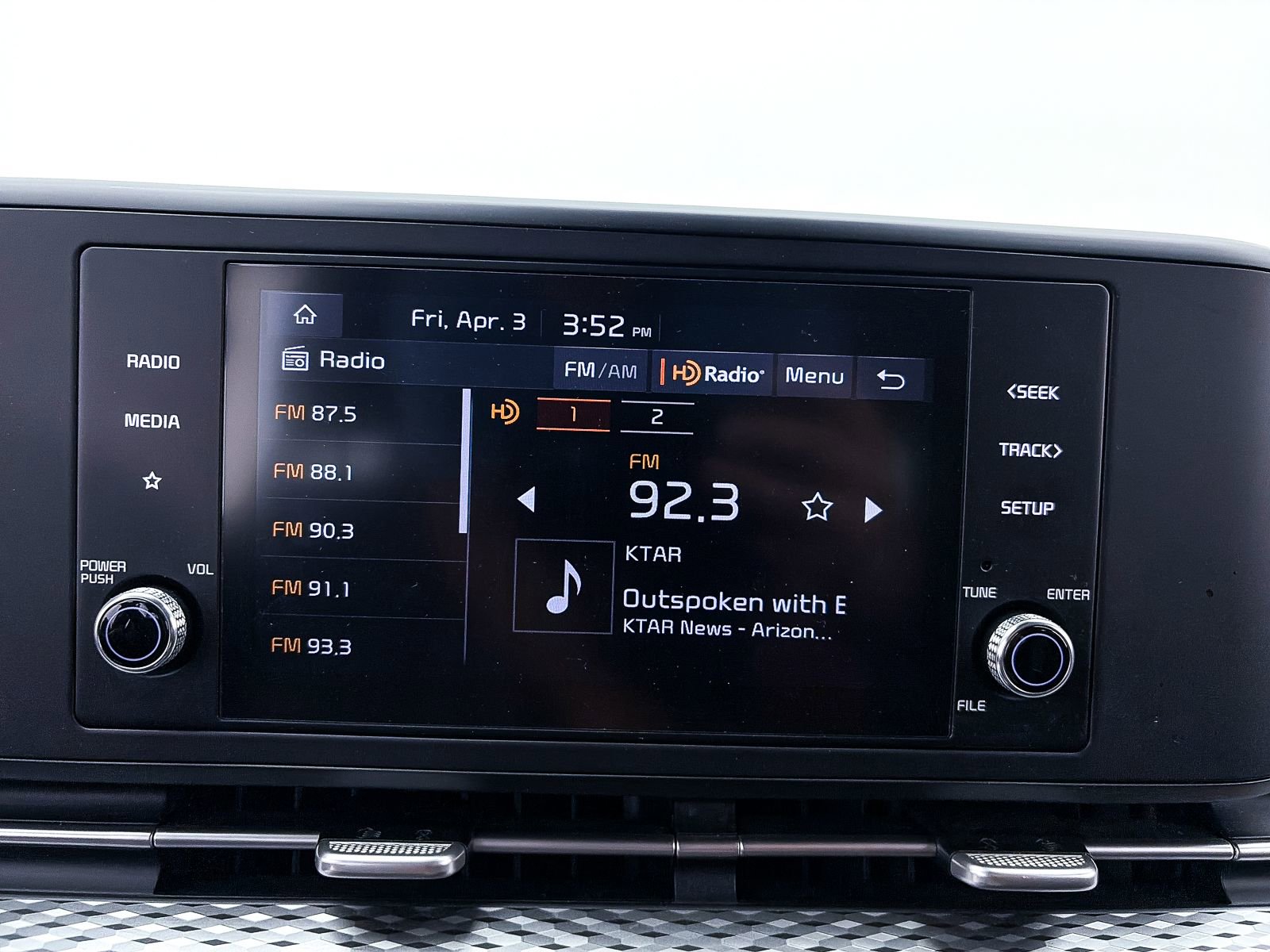 Used 2024 Kia Carnival LX image 20