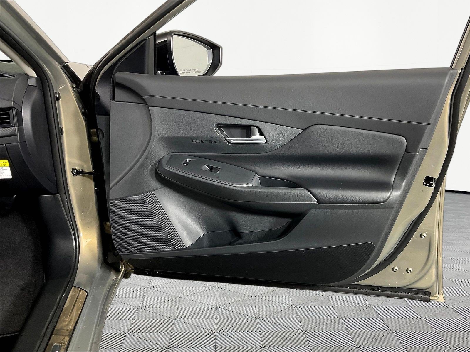 Certified 2026 Nissan Sentra SV w/ SV Convenience Package FWD image 27