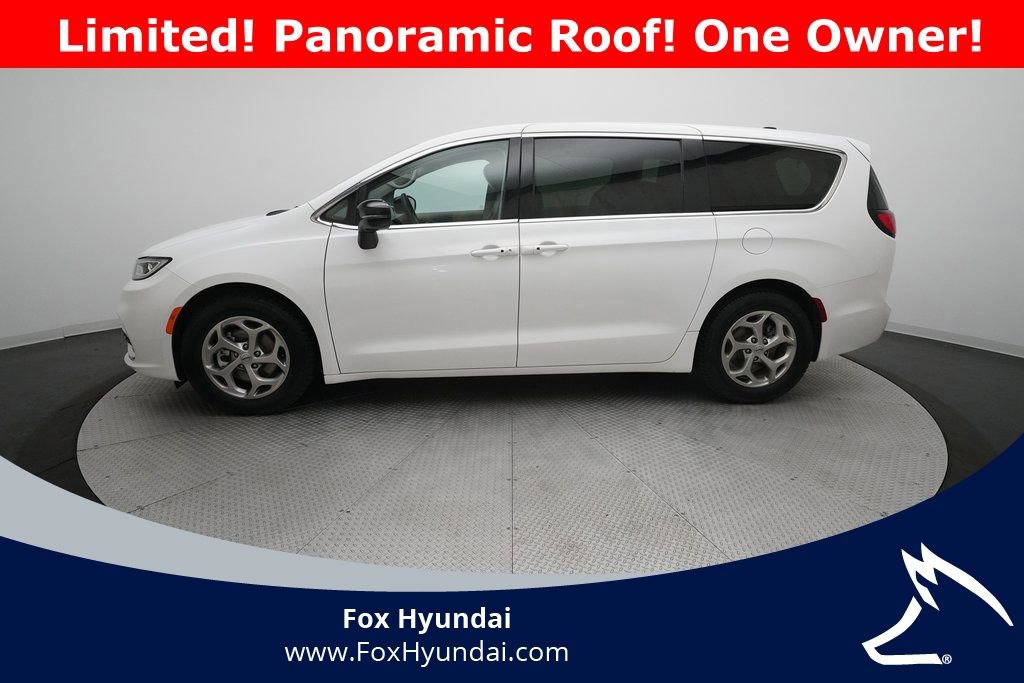 Used 2024 Chrysler Pacifica Limited image 25