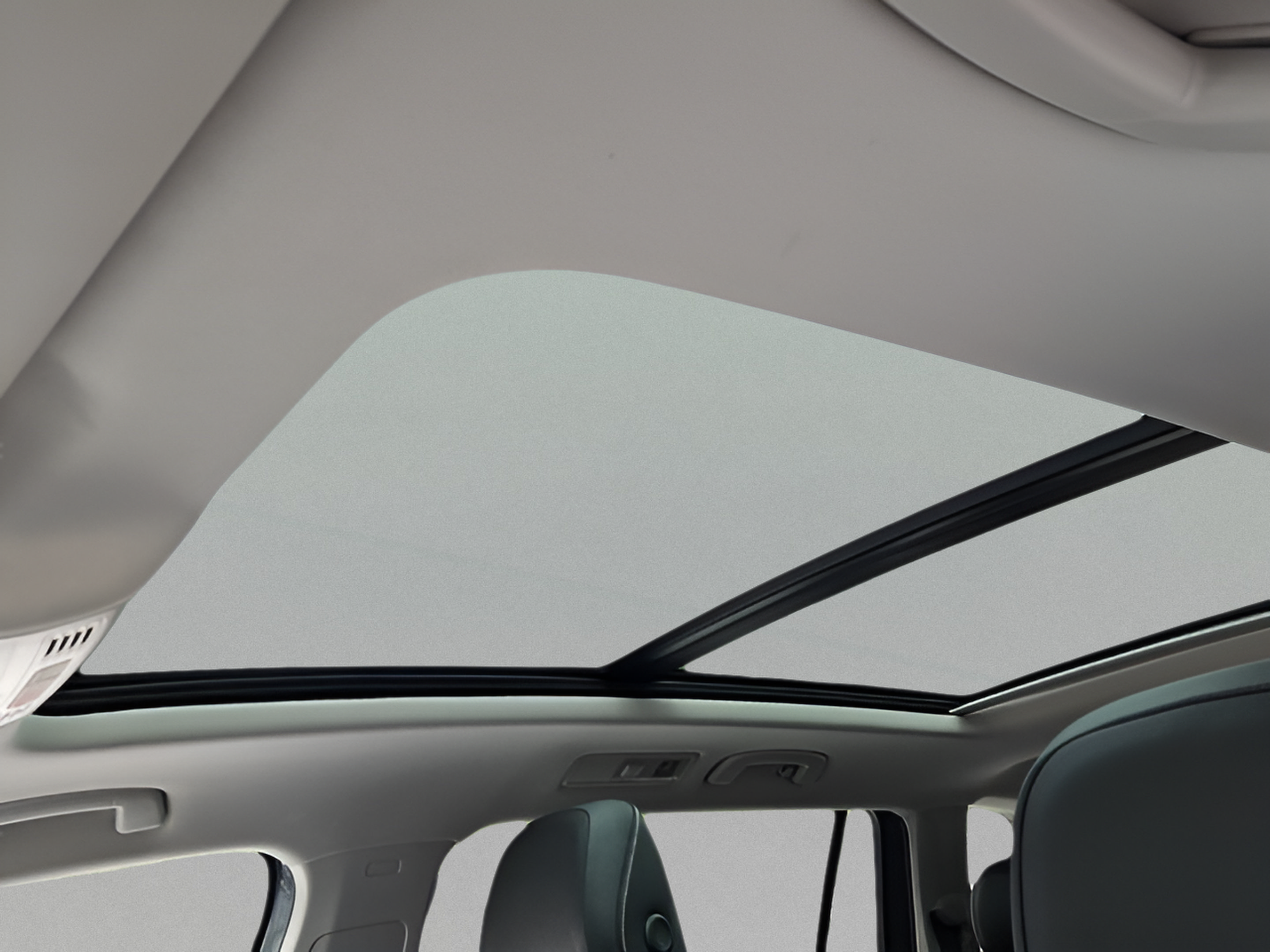 Certified 2023 Volkswagen Tiguan SE w/ Panoramic Sunroof Package FWD image 16
