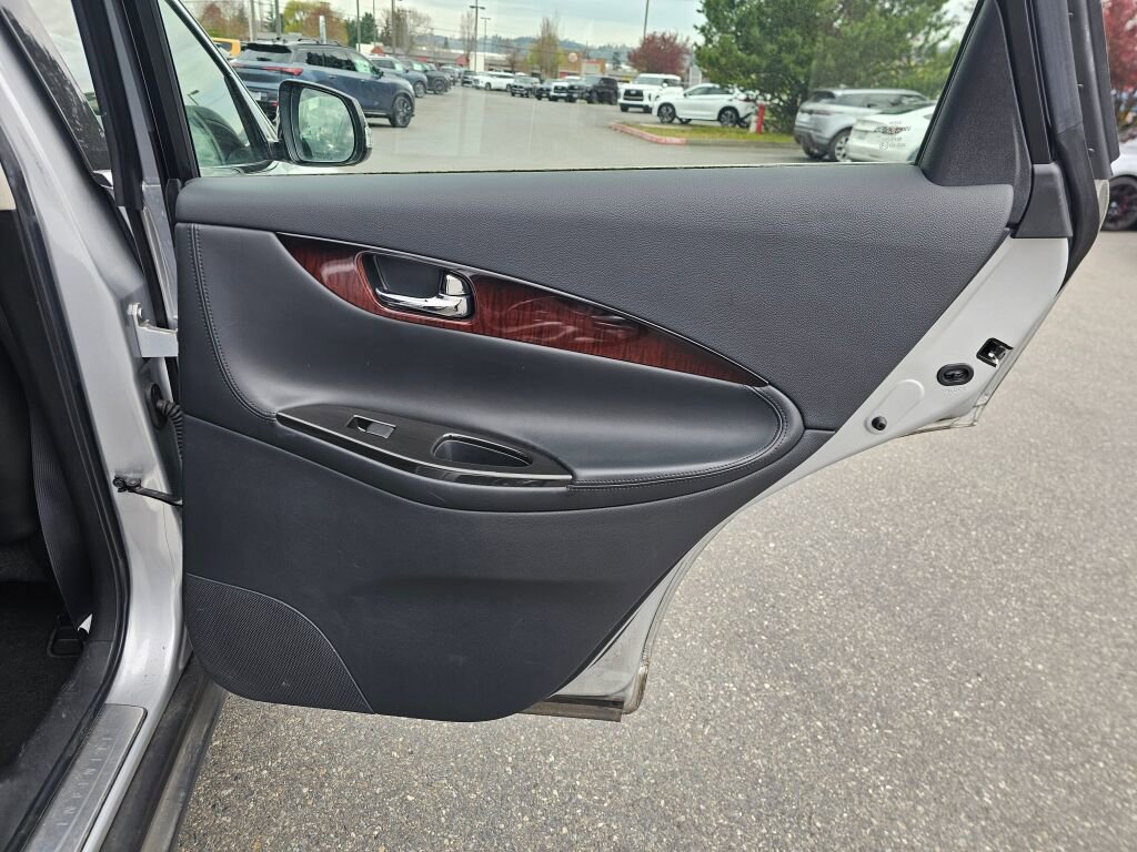 Used 2016 INFINITI QX50 AWD w/ Premium Plus Package image 15