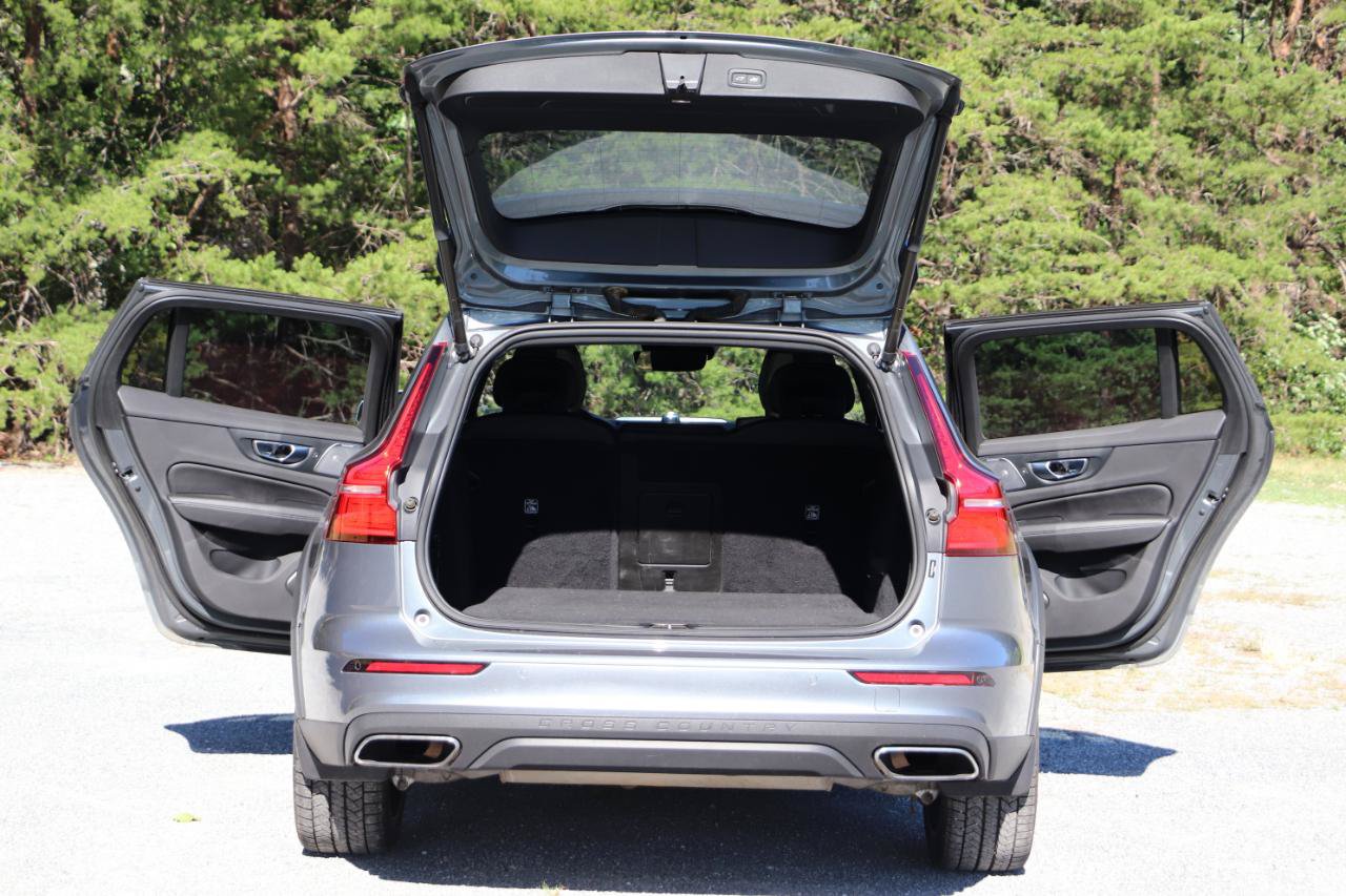 Used 2019 Volvo V60 T5 Cross Country AWD/4WD image 5