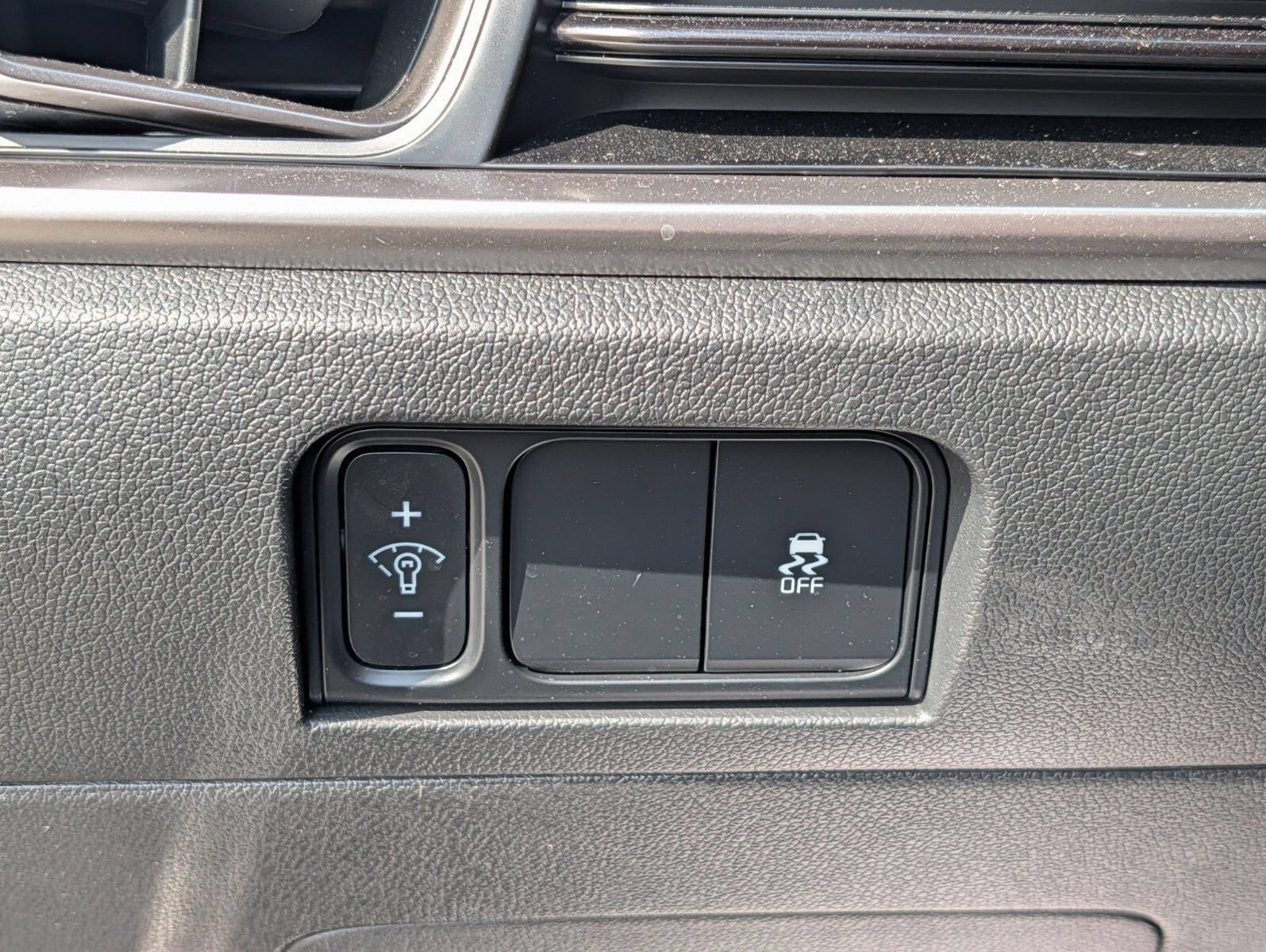 Used 2025 Kia Sorento S w/ Panoramic Sunroof Package FWD image 17