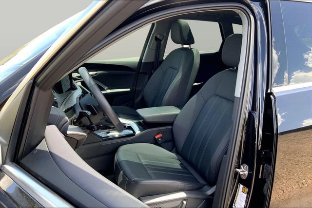 Used 2025 Audi Q5 Premium w/ Convenience Package AWD/4WD image 17