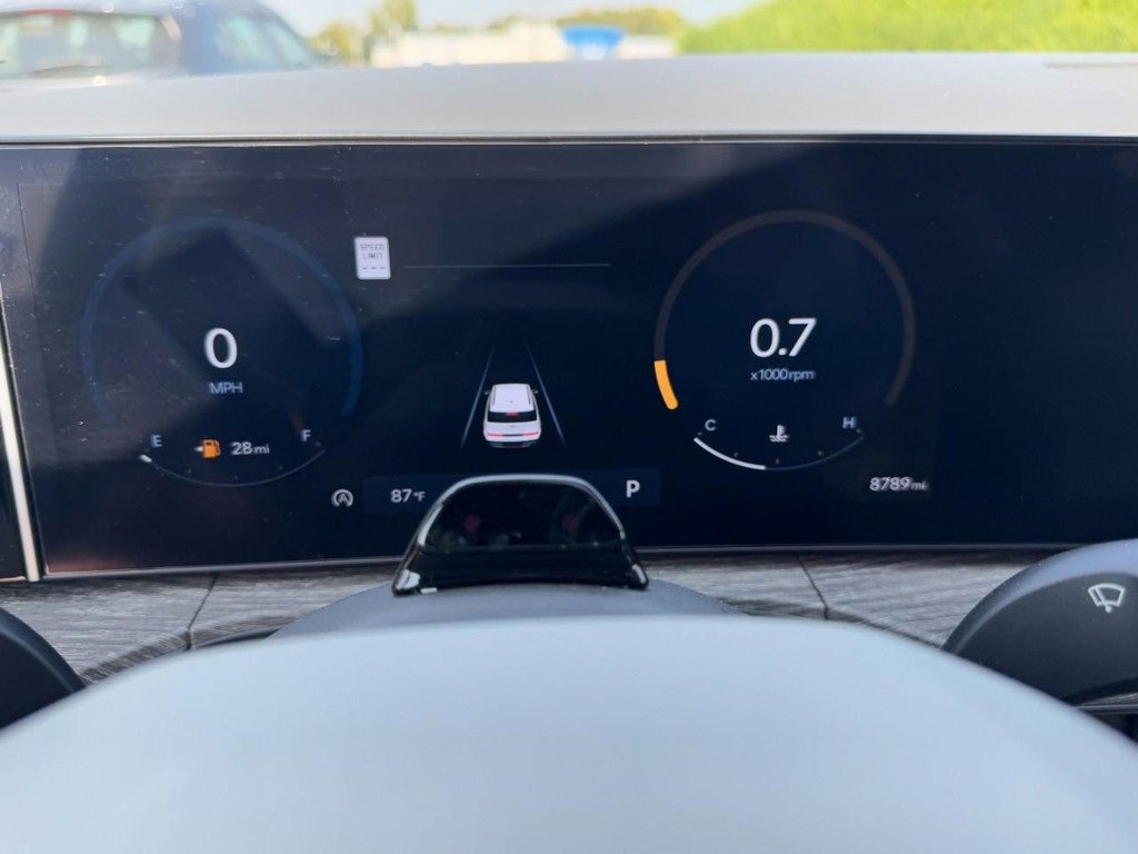 Used 2024 Hyundai Santa Fe Limited image 23