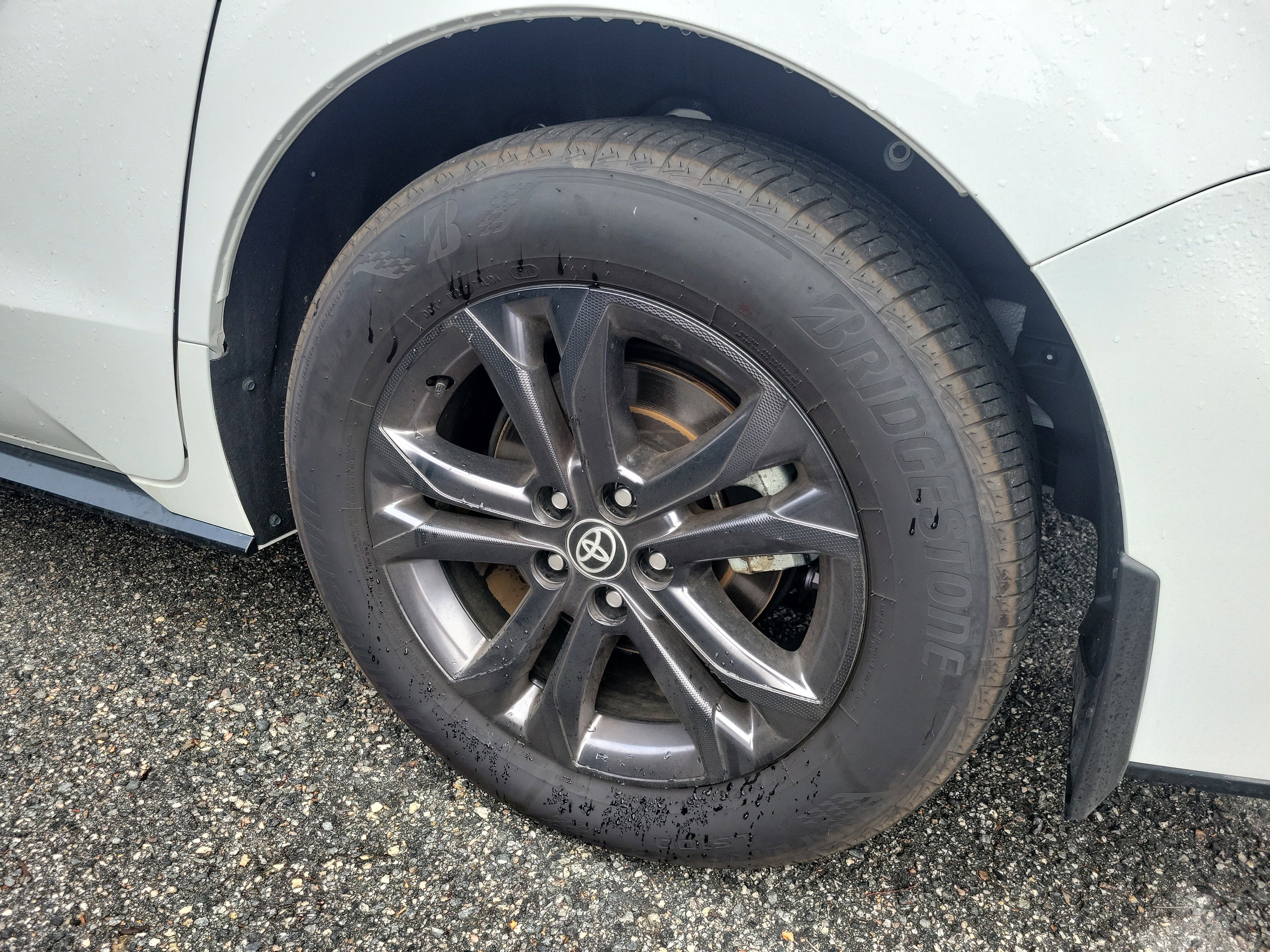 Used 2025 Toyota Sienna XSE w/ XSE Plus Package AWD/4WD image 19