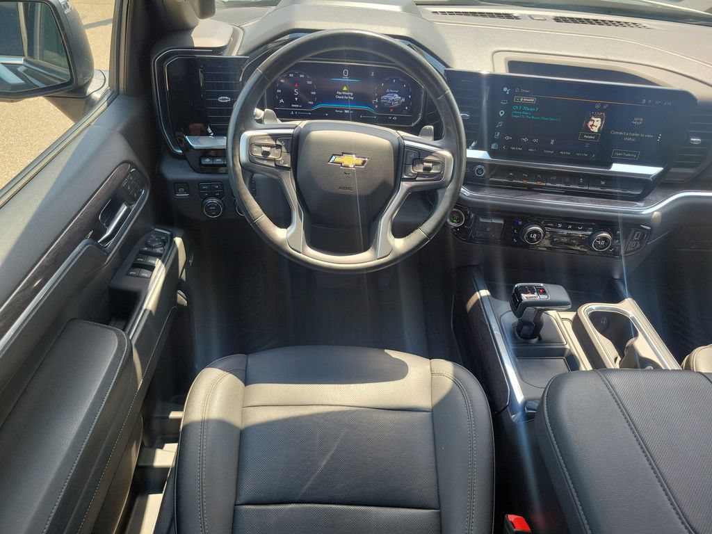 Used 2023 Chevrolet Silverado 1500 LTZ w/ Technology Package AWD/4WD image 10