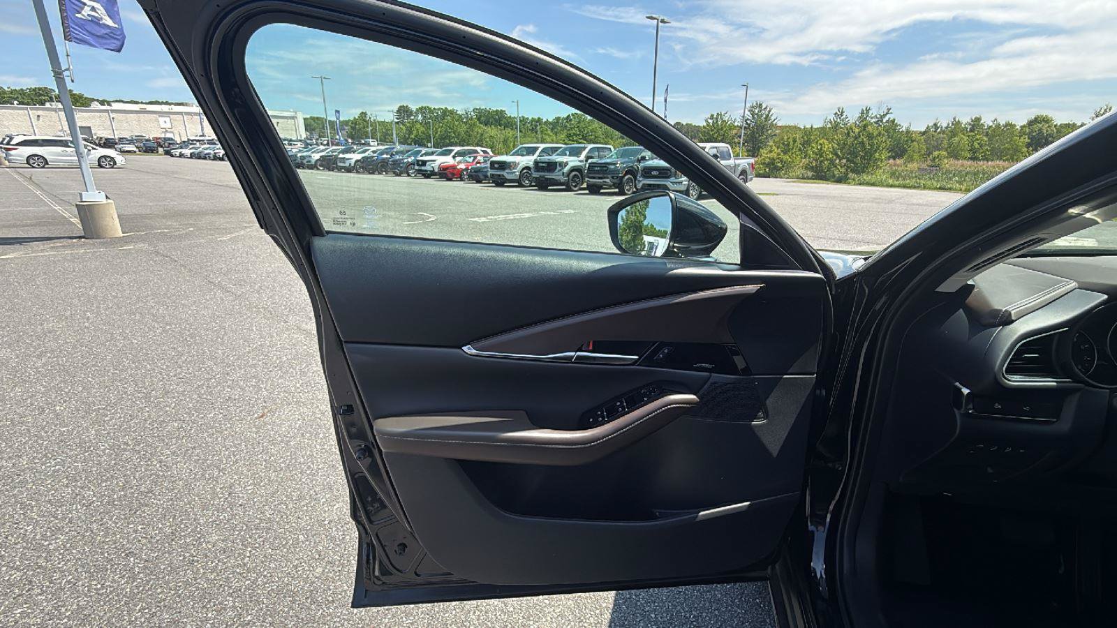 Certified 2025 MAZDA CX-30 AWD 2.5 S w/ Premium Package image 22