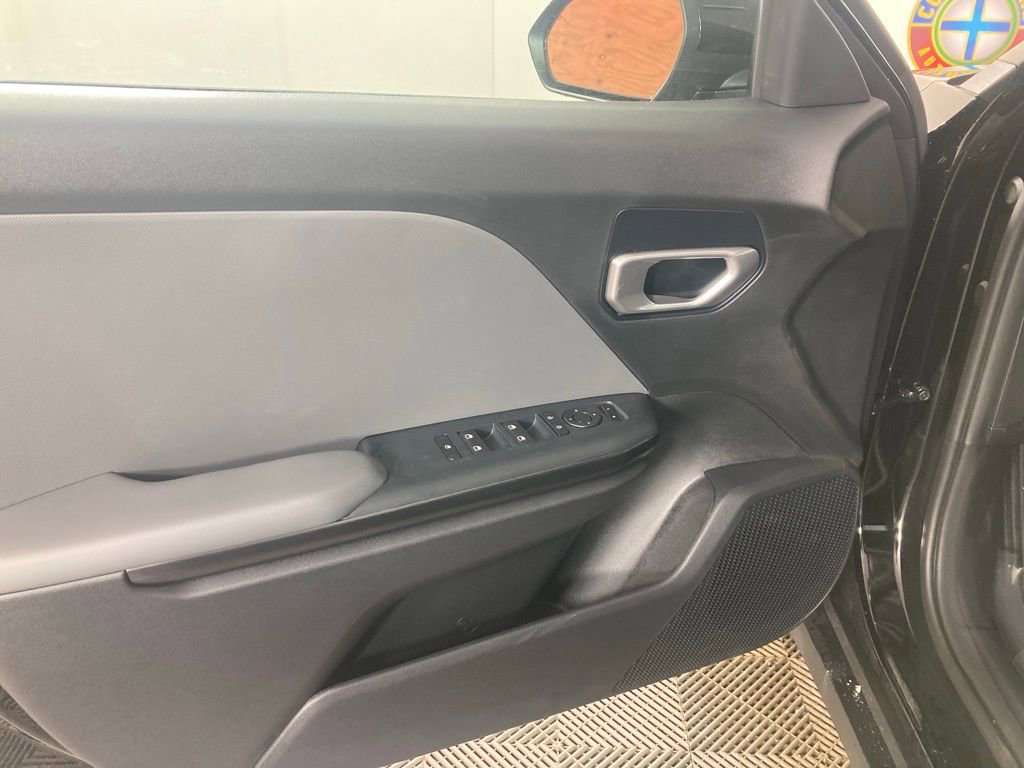 New 2025 Kia K4 LXS image 11