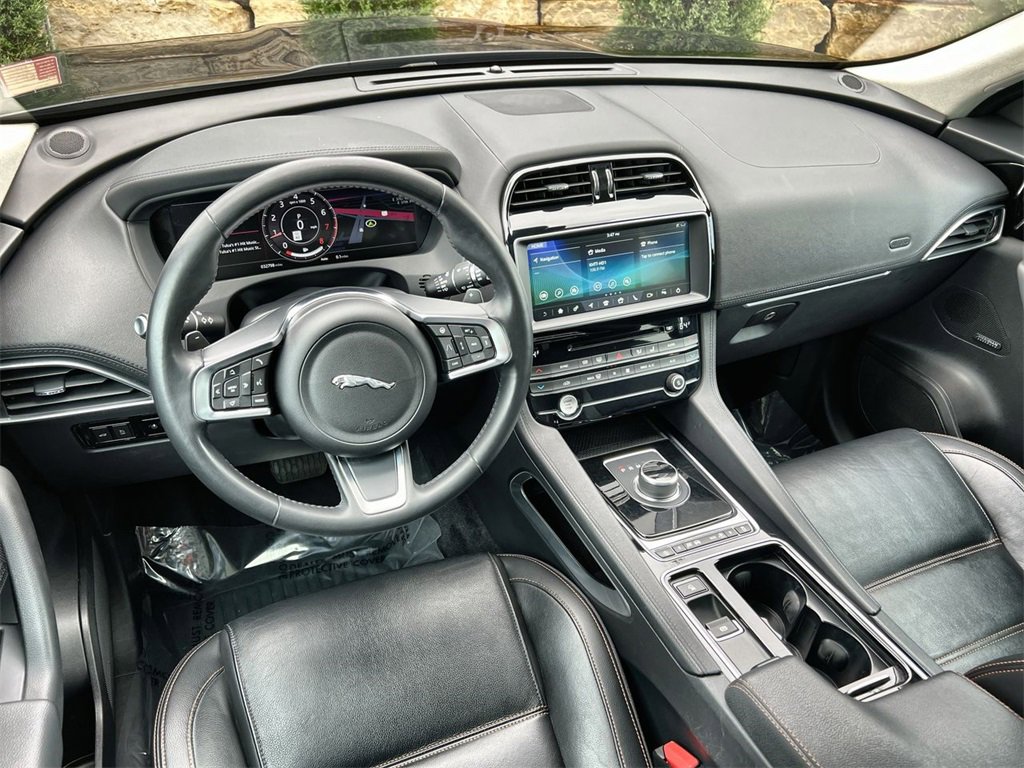 Used 2020 Jaguar F-PACE Prestige image 14