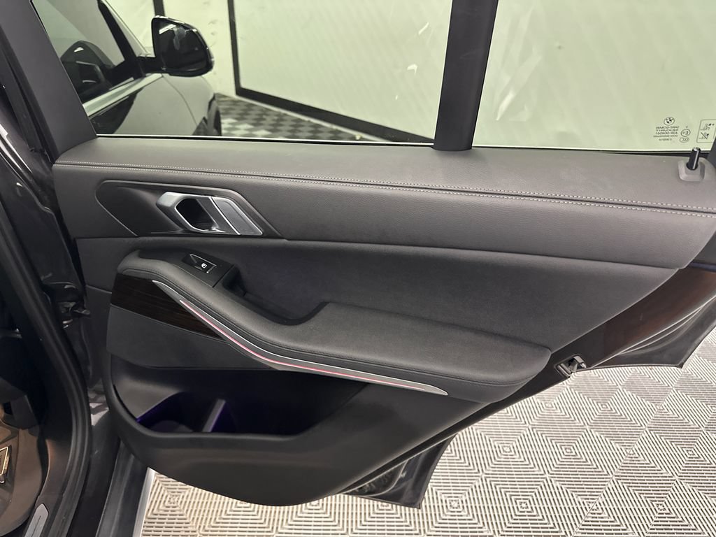 Used 2019 BMW X5 xDrive40i w/ Premium Package 2 AWD/4WD image 18