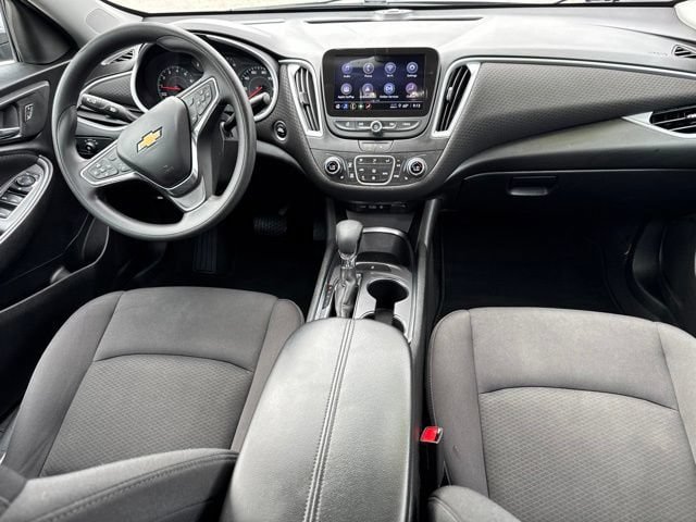 Used 2023 Chevrolet Malibu LT FWD image 35