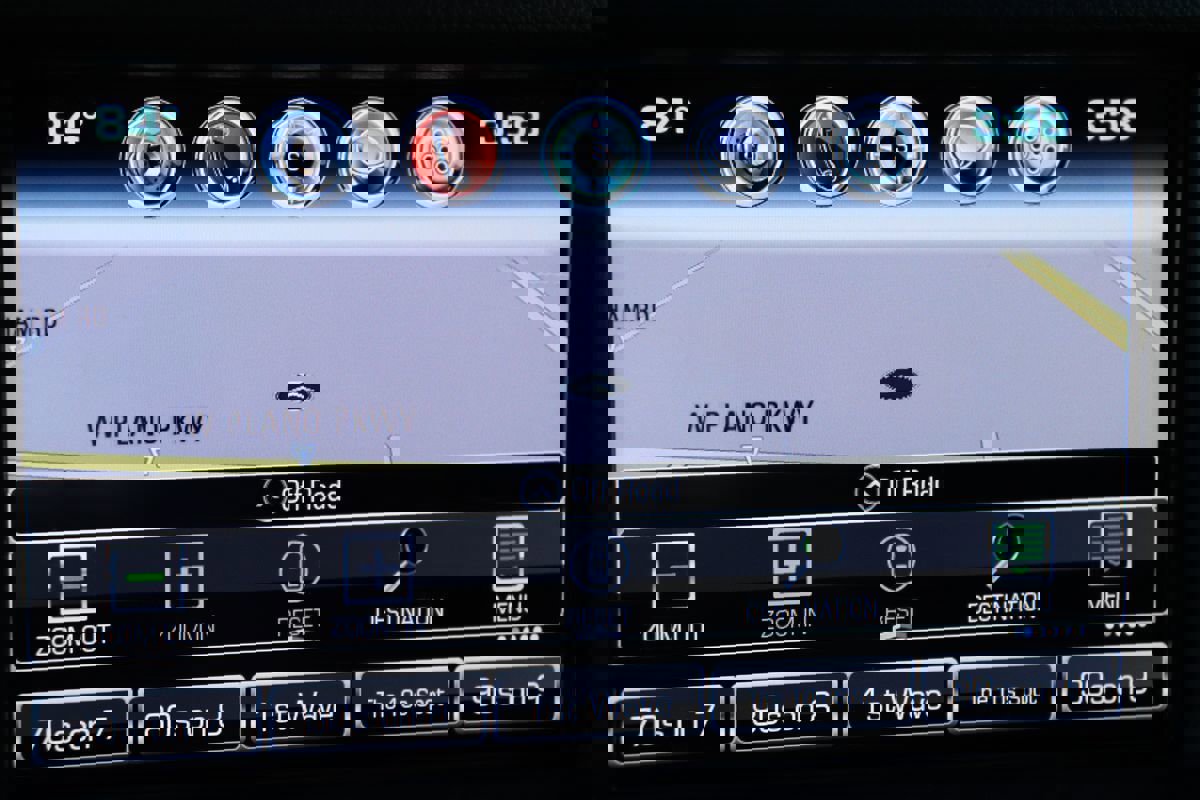 Used 2019 GMC Yukon Denali w/ Denali Ultimate Package image 20