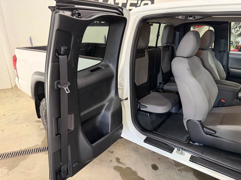 Used 2019 Toyota Tacoma SR w/ SX Package AWD/4WD image 17