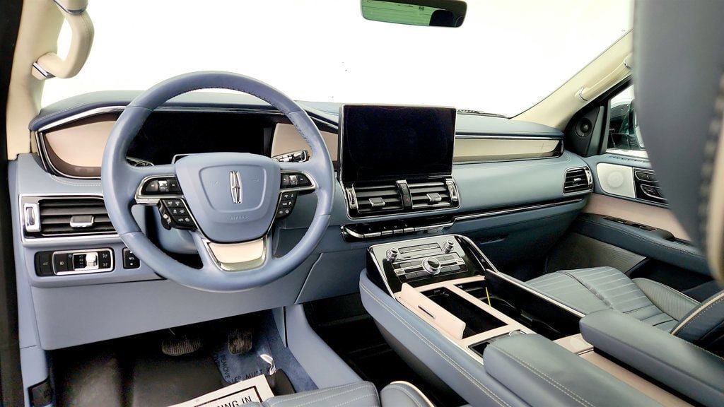 Used 2022 Lincoln Navigator L Black Label image 12