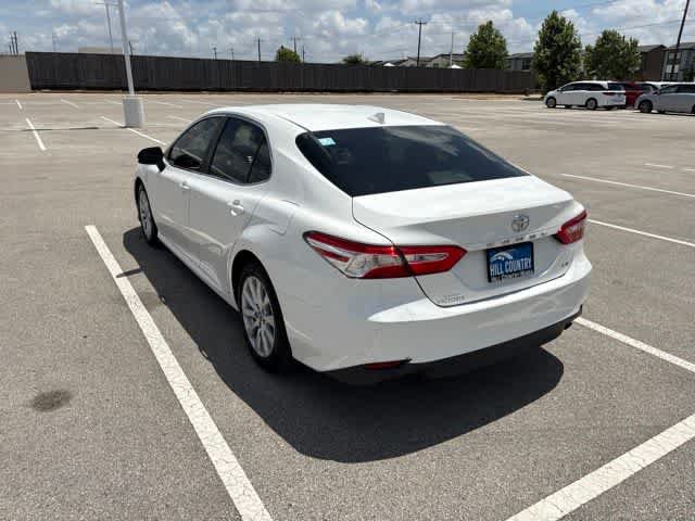 Used 2019 Toyota Camry LE FWD image 3