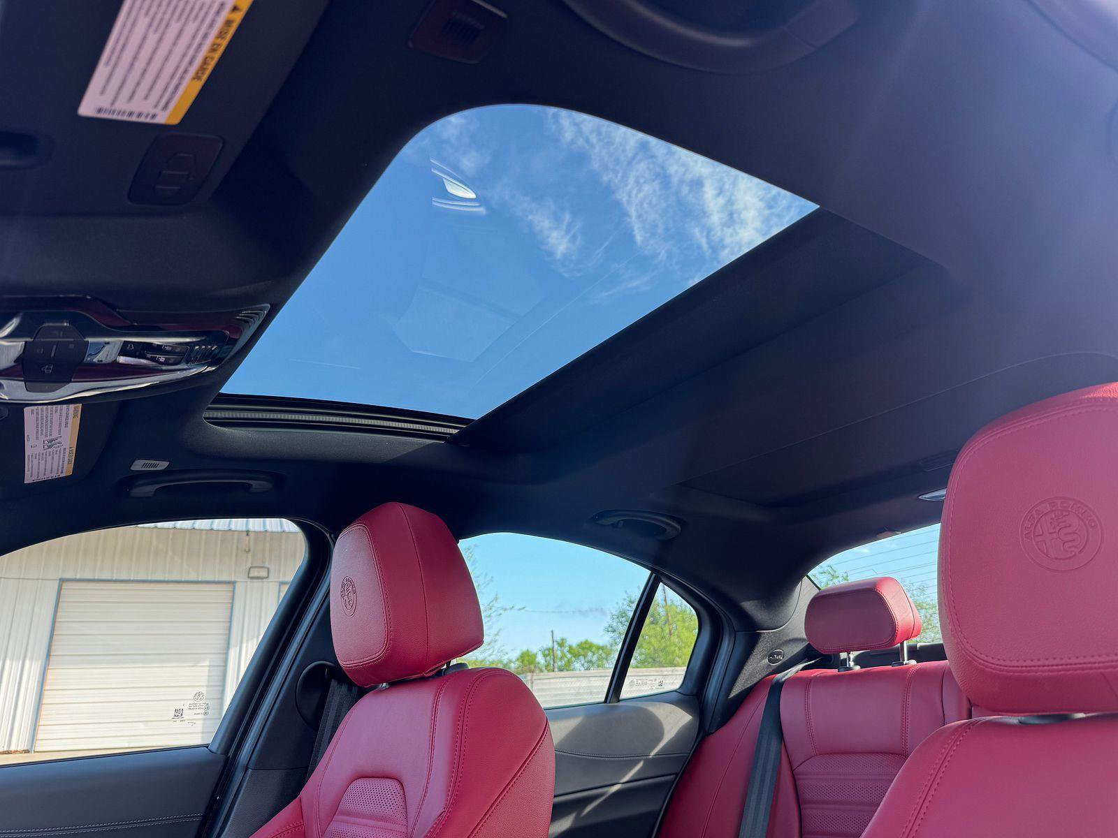 Used 2024 Alfa Romeo Giulia Veloce image 9