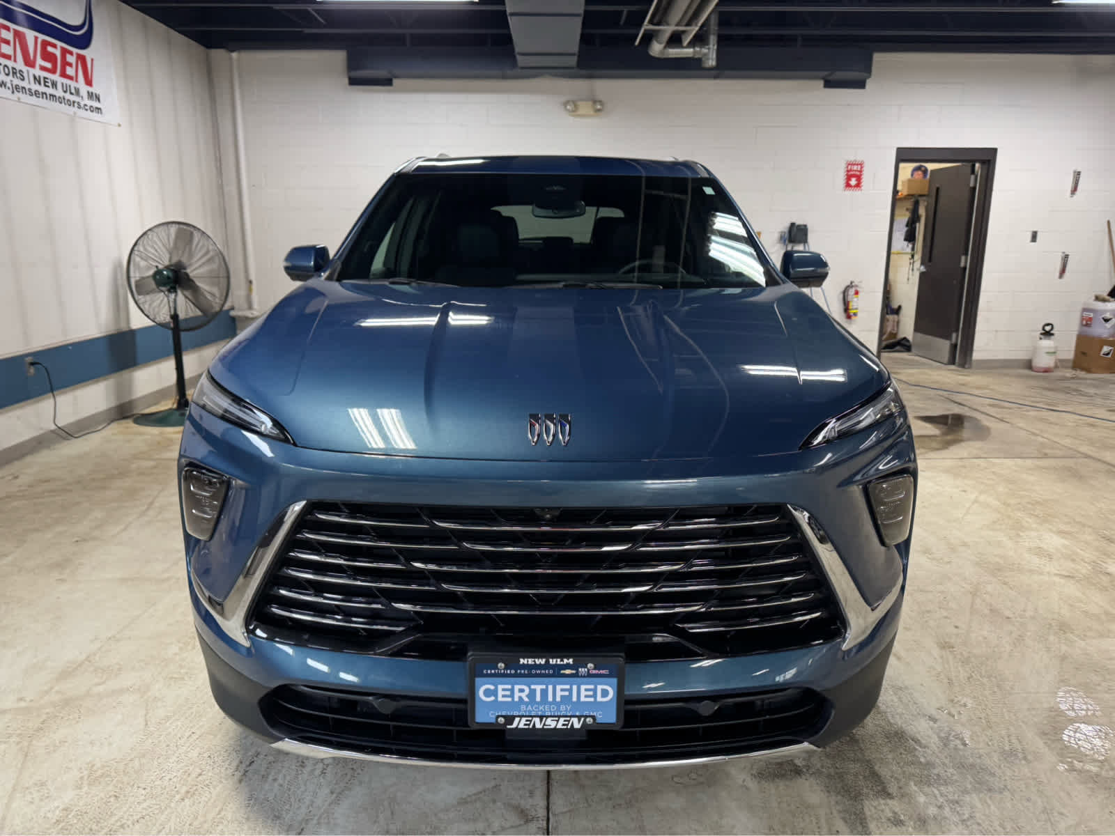 Certified 2025 Buick Enclave Preferred image 2