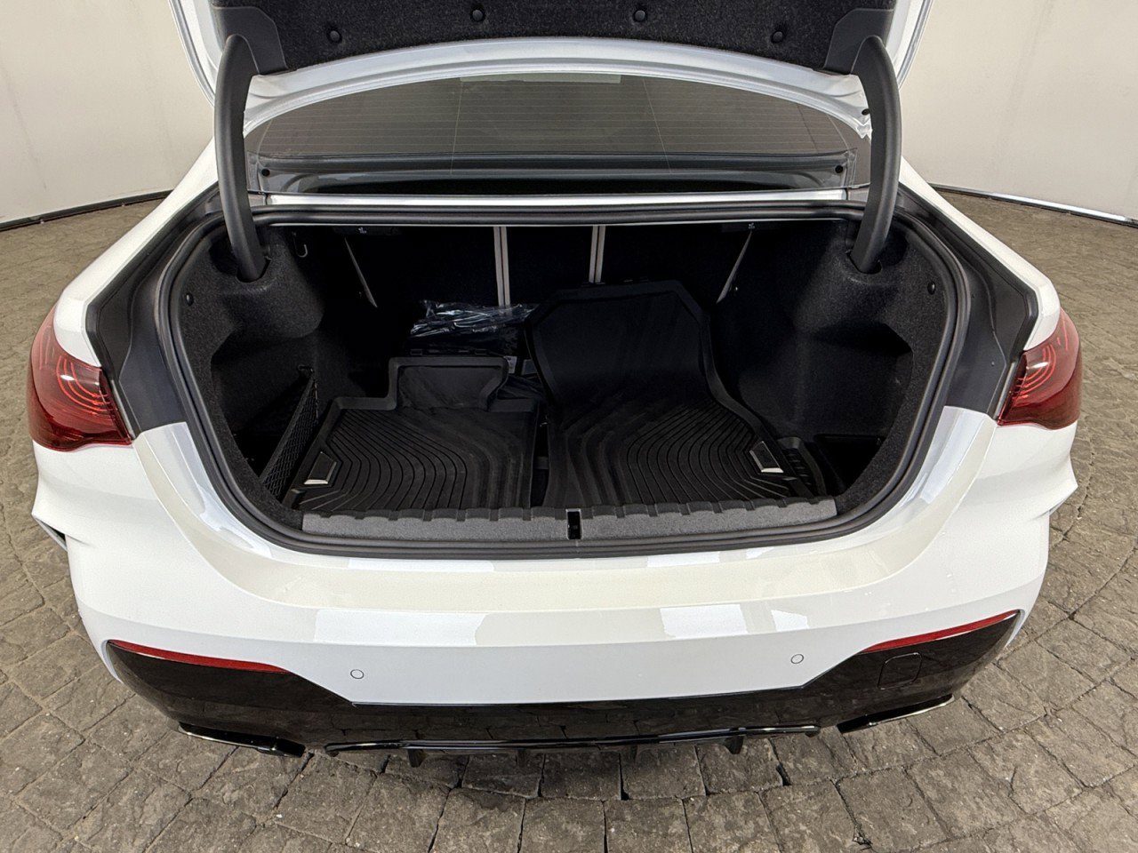 Used 2025 BMW 440i xDrive Coupe w/ Premium Package image 8