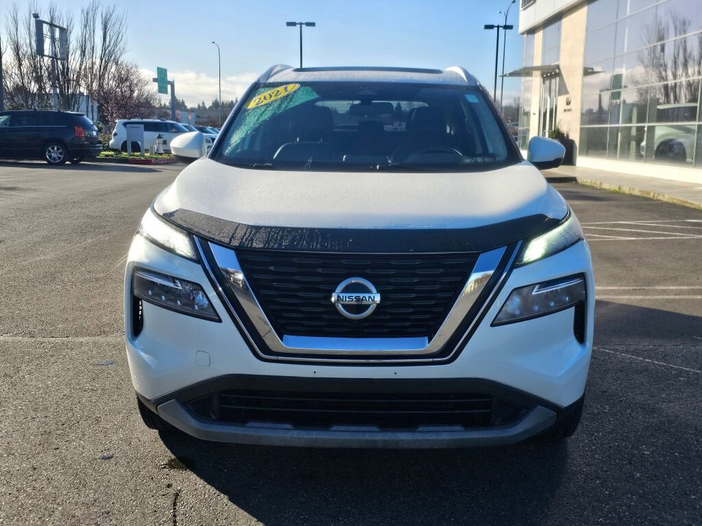 Used 2021 Nissan Rogue SV image 2