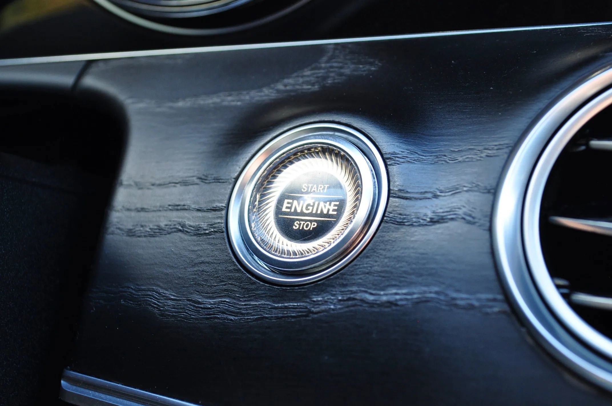 Used 2018 Mercedes-Benz E 300 4MATIC w/ Premium 1 Package image 29