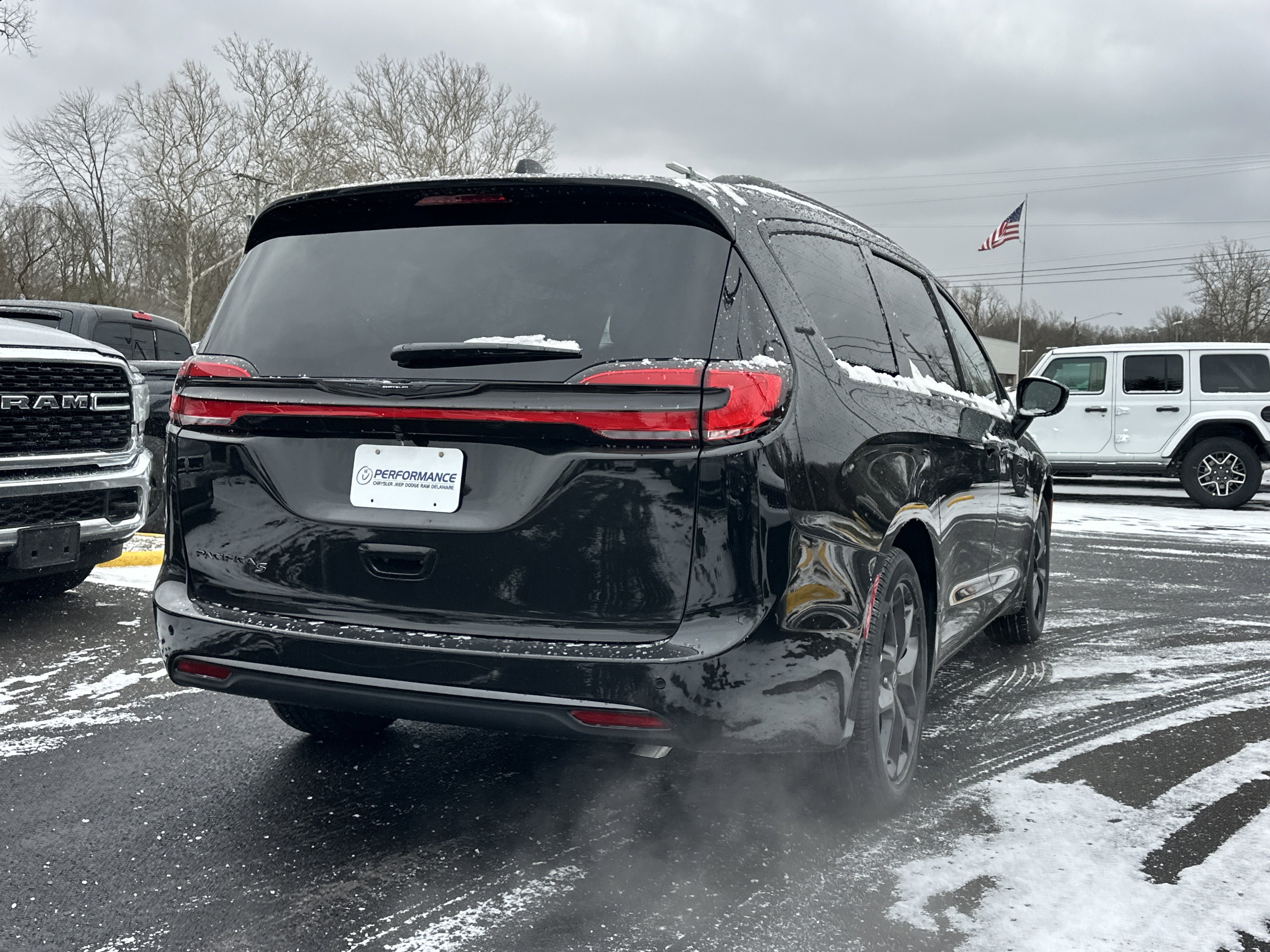 New 2026 Chrysler Pacifica Select image 15