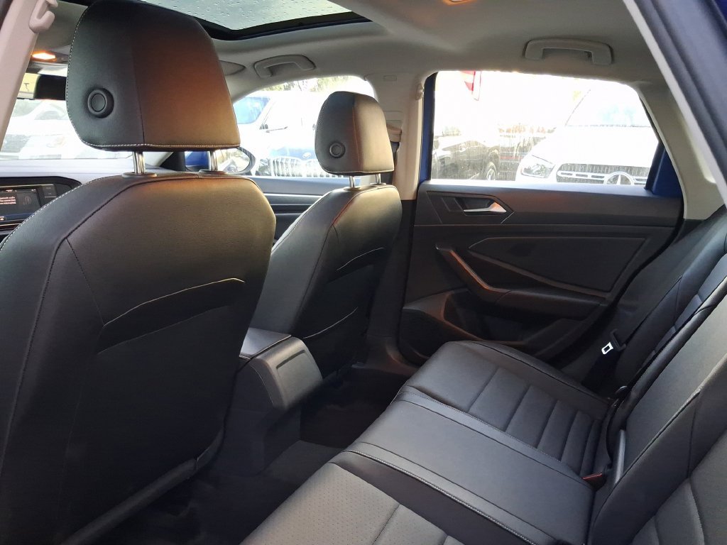 Used 2024 Volkswagen Jetta SE w/ Panoramic Sunroof Package FWD image 13