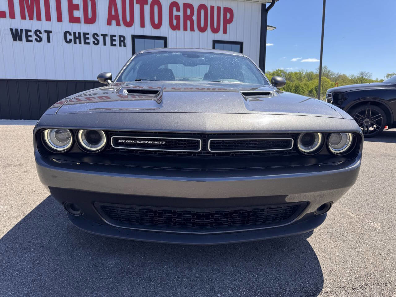 Used 2016 Dodge Challenger SXT image 3