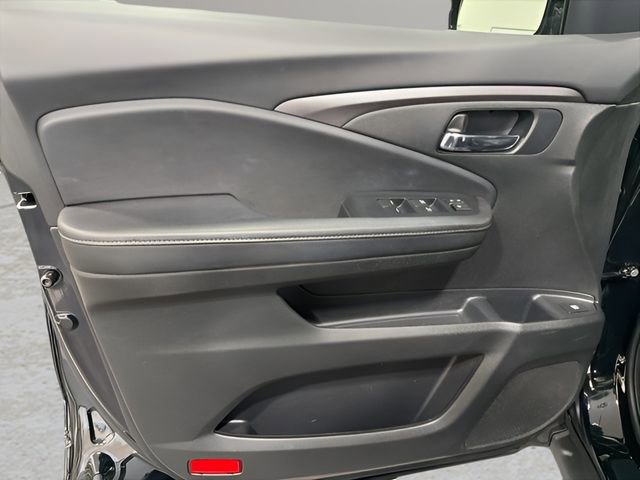 Used 2023 Honda Ridgeline Sport image 9