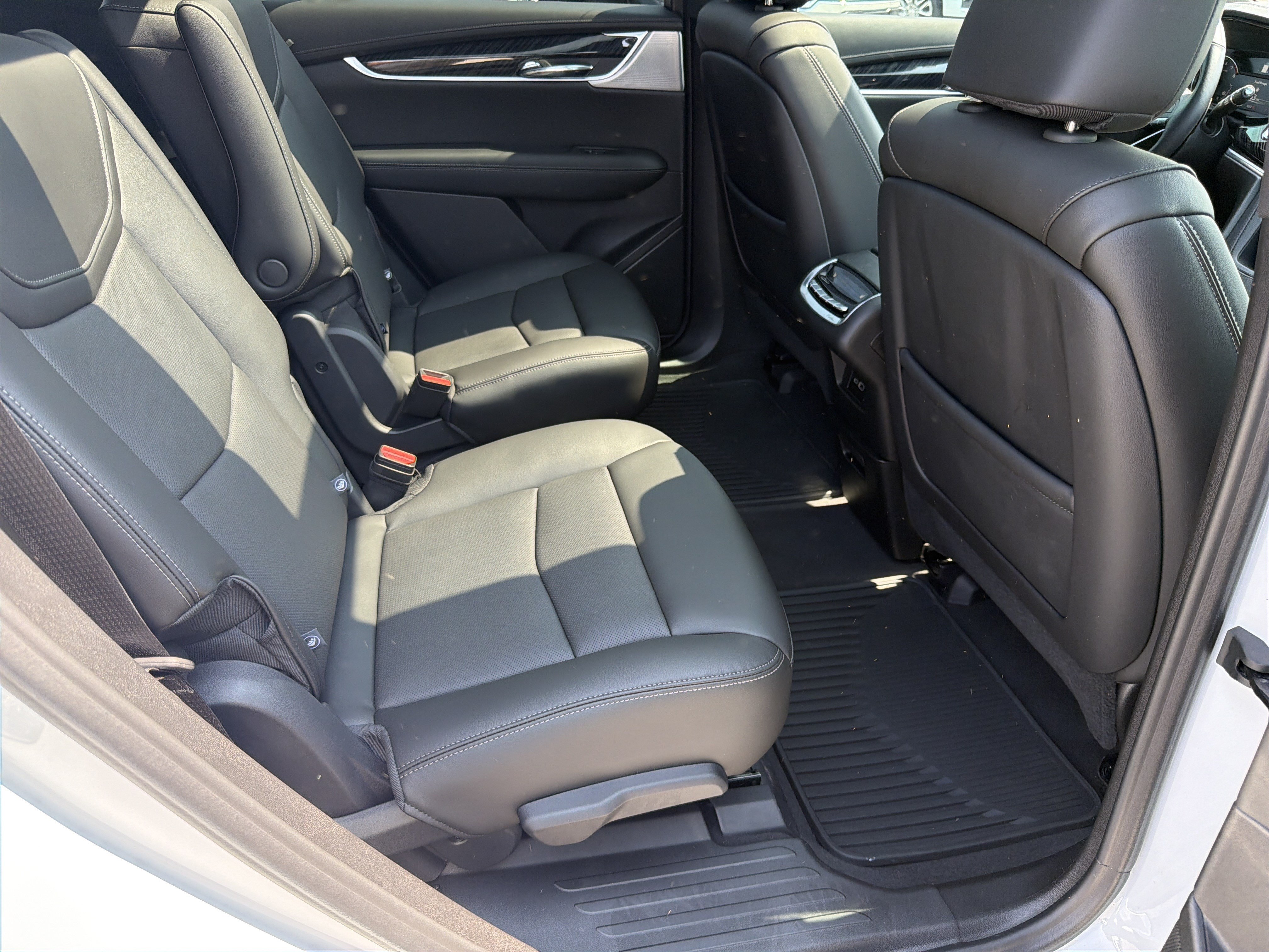 Certified 2025 Cadillac XT6 Premium Luxury FWD image 16