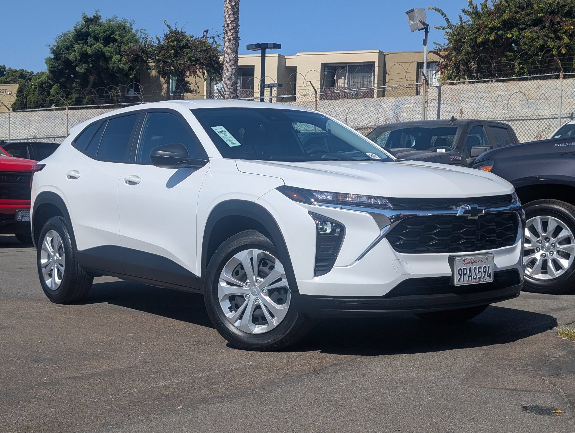 Used 2024 Chevrolet Trax LS FWD image 2