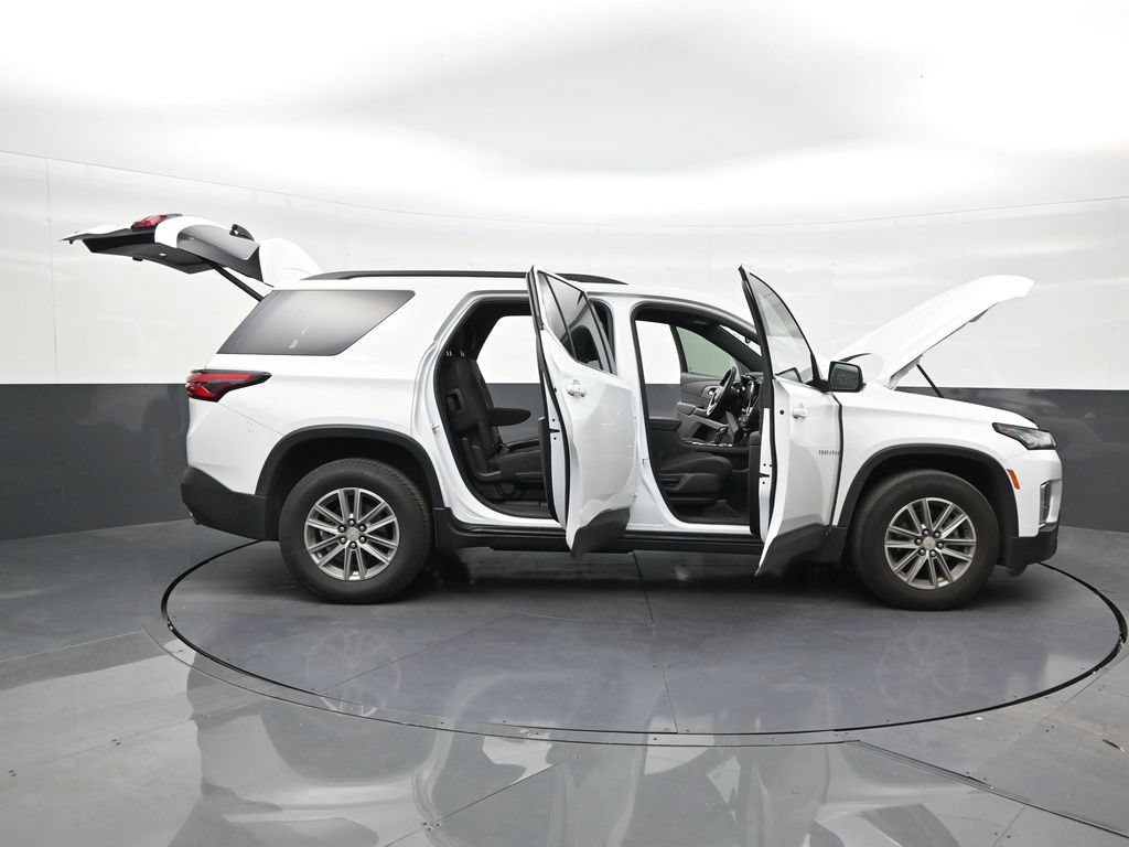 Used 2023 Chevrolet Traverse LT FWD image 28