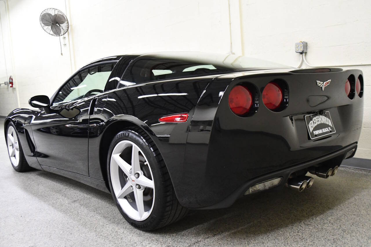 Used 2011 Chevrolet Corvette Coupe w/ 1LT RWD image 7