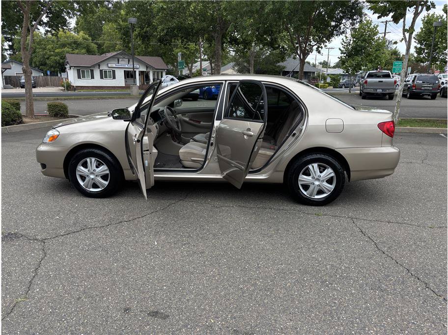 Used 2005 Toyota Corolla LE FWD image 13