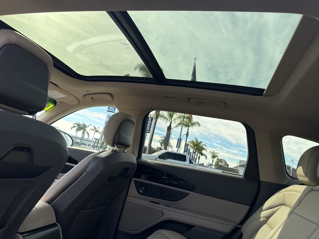 Used 2024 Lincoln Nautilus Premier w/ Equipment Group 102A image 14