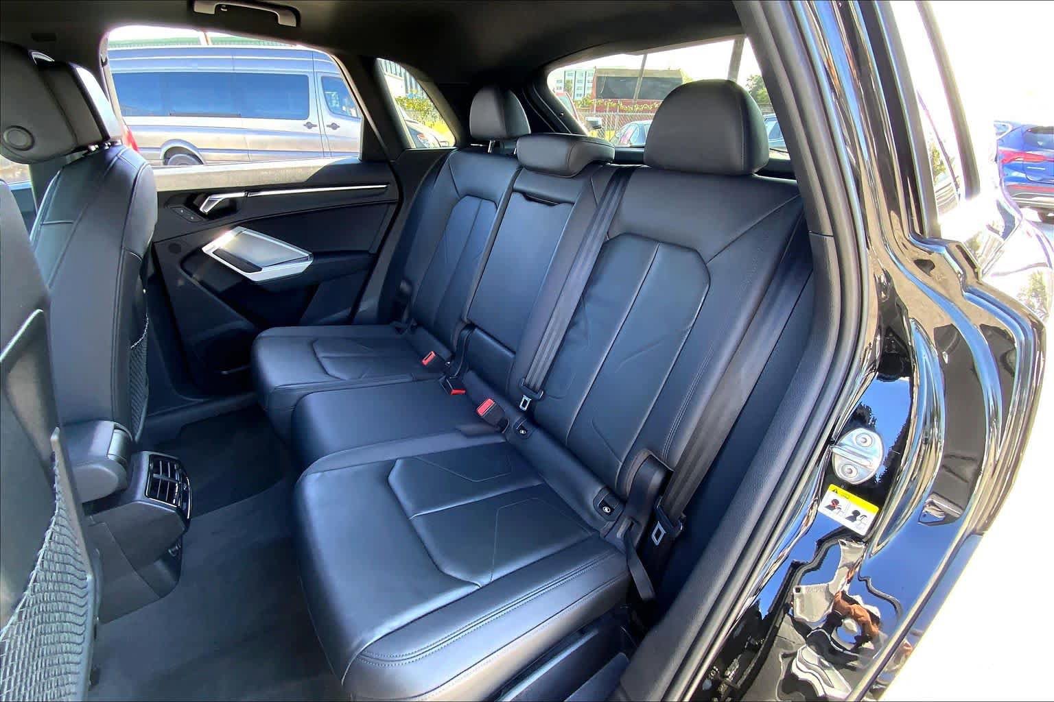 Used 2023 Audi Q3 2.0T Premium AWD/4WD image 38