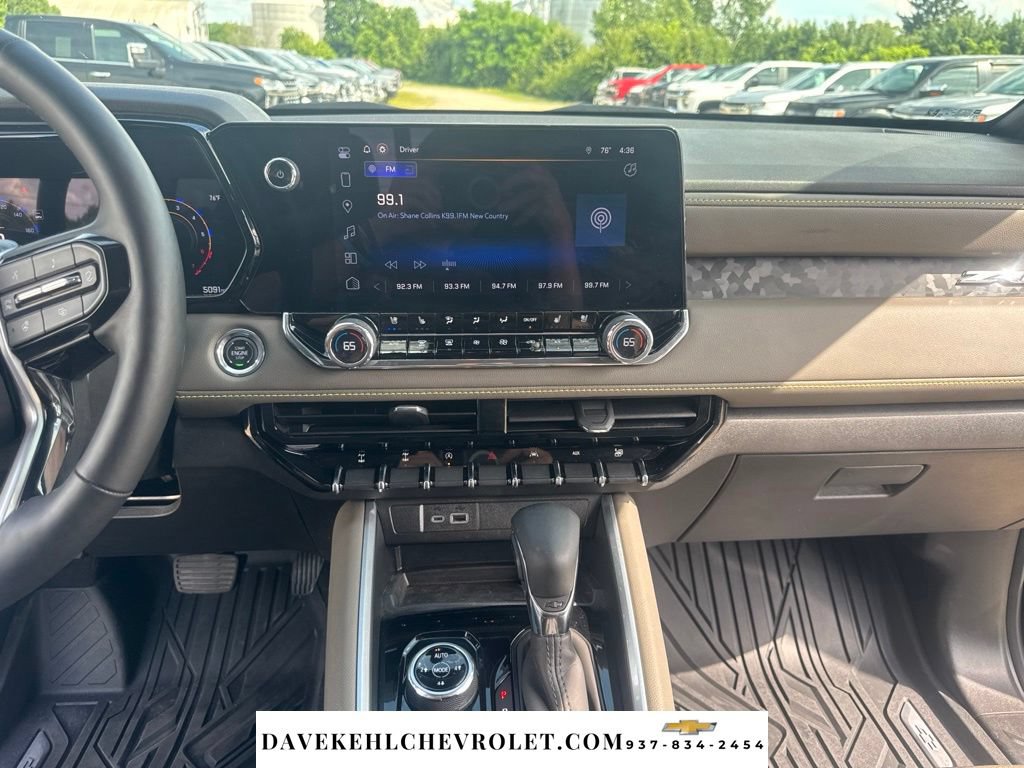 Used 2025 Chevrolet Colorado ZR2 w/ Technology Package AWD/4WD image 13