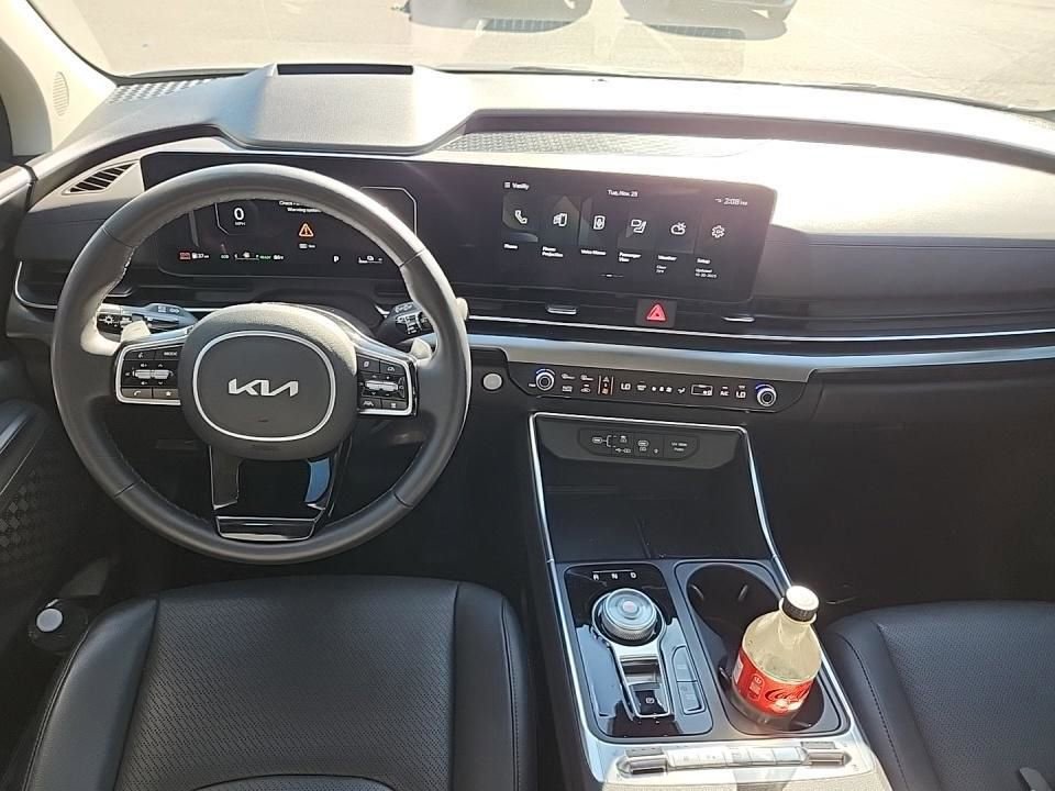 Used 2025 Kia Carnival SX Prestige image 22
