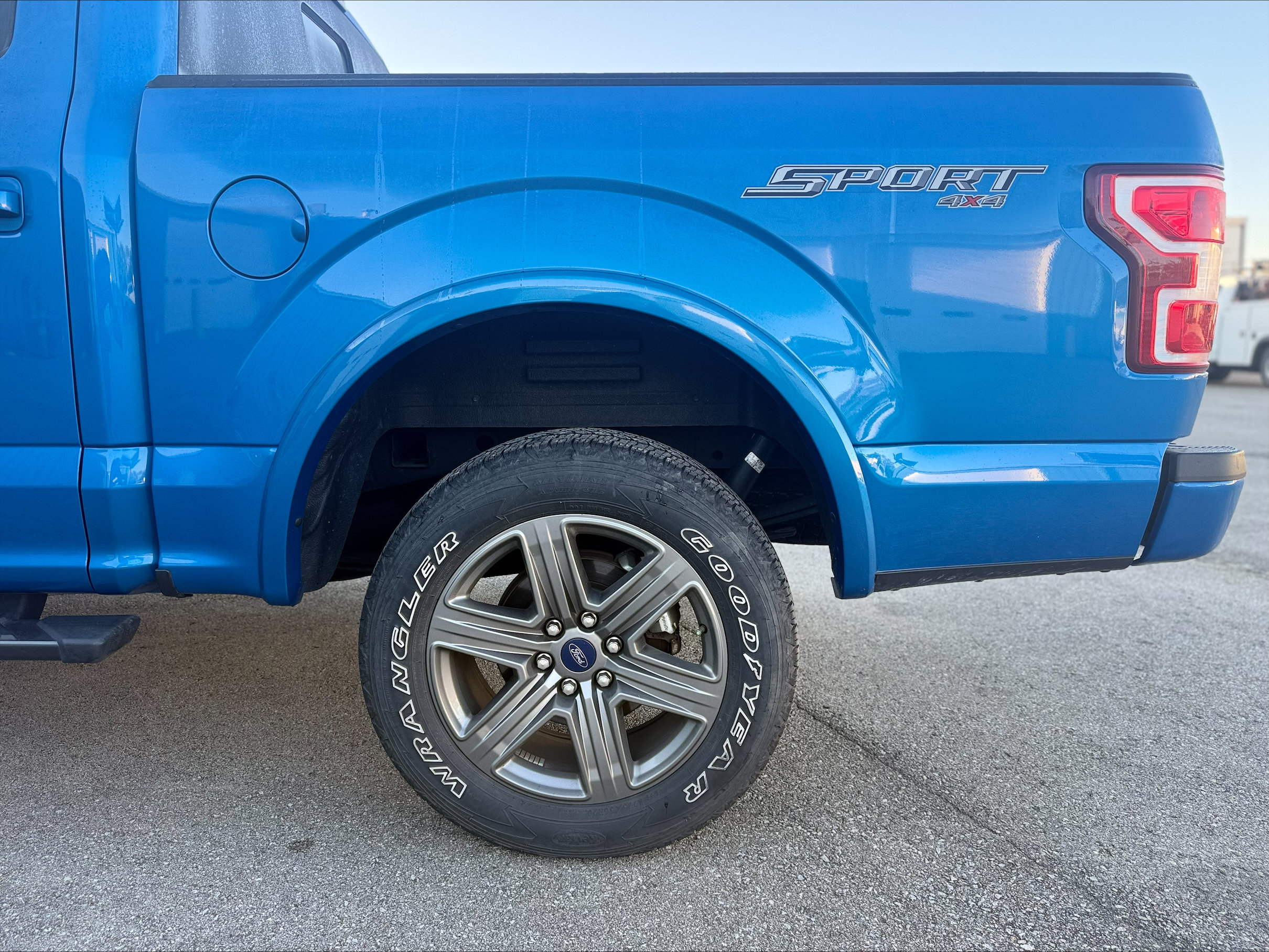 Used 2020 Ford F150 XLT w/ Equipment Group 302A Luxury AWD/4WD image 8