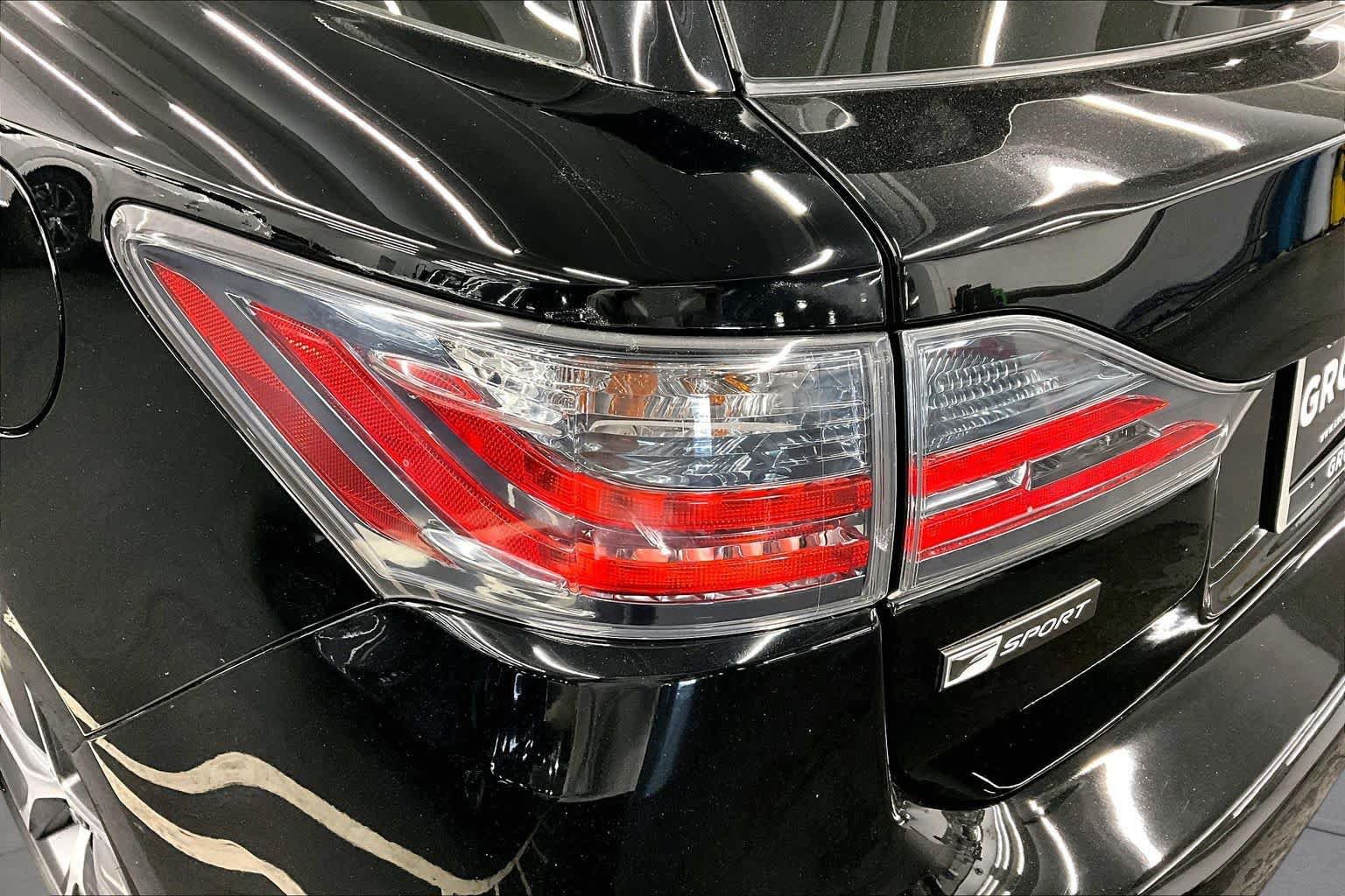 Used 2017 Lexus CT 200h w/ Navigation System Package FWD image 28