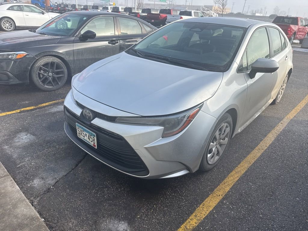 Used 2024 Toyota Corolla LE image 3