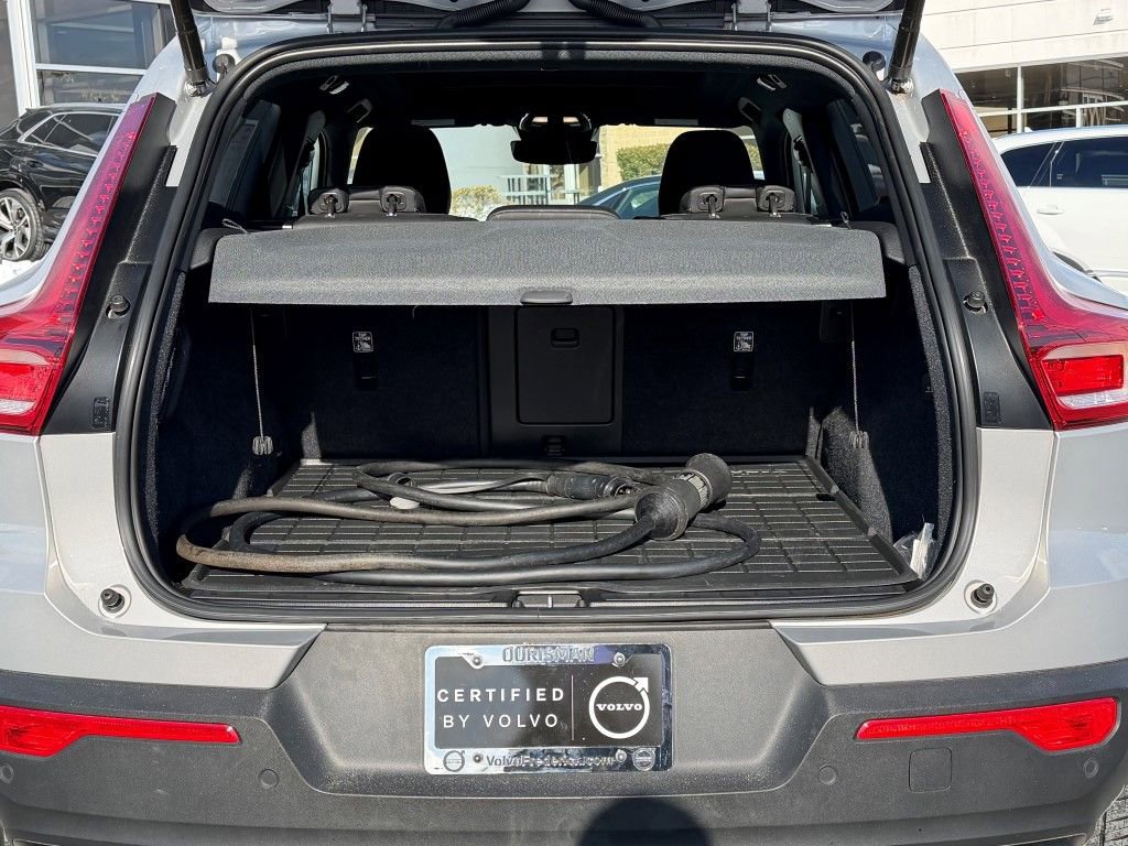 Used 2023 Volvo XC40 Recharge Ultimate image 16