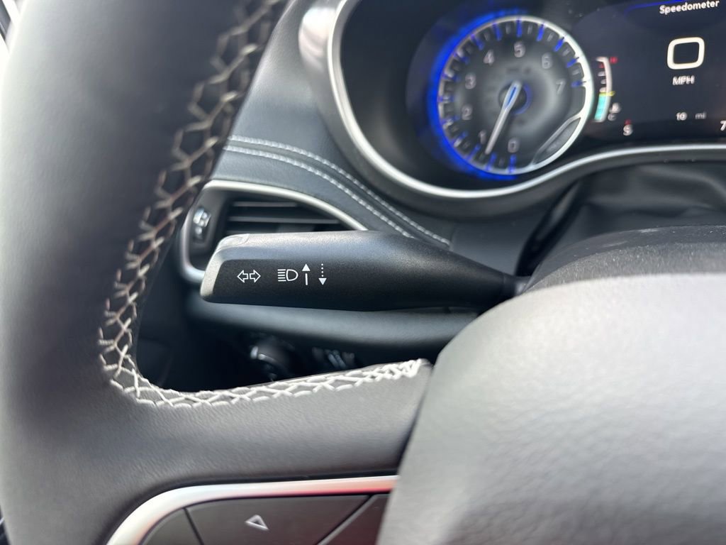 New 2026 Chrysler Pacifica Select image 25