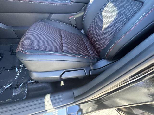 New 2026 Nissan Kicks SR w/ SR Premium Package AWD/4WD image 12