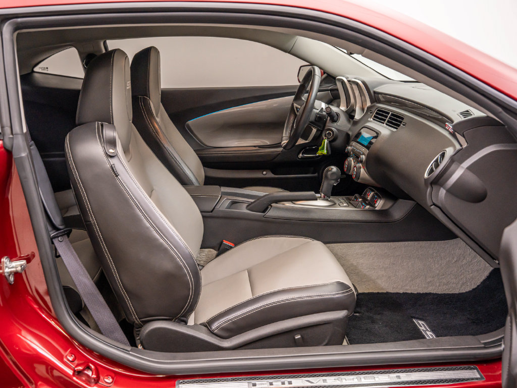Used 2010 Chevrolet Camaro SS w/ RS Package RWD image 26