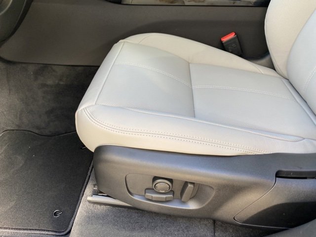 New 2025 Land Rover Range Rover Velar S image 18