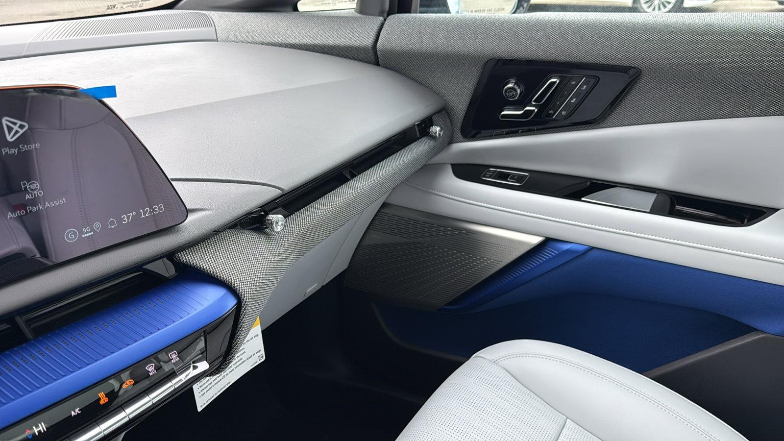 New 2026 Cadillac Optiq Sport 2 image 24