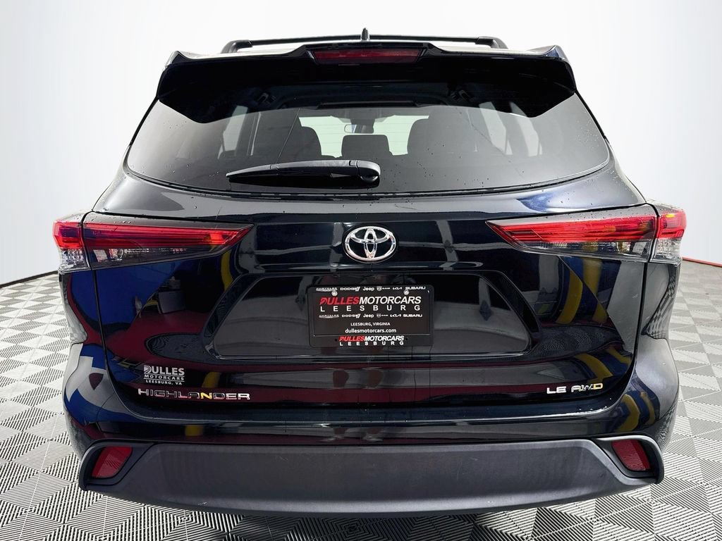 Used 2021 Toyota Highlander LE AWD/4WD image 6