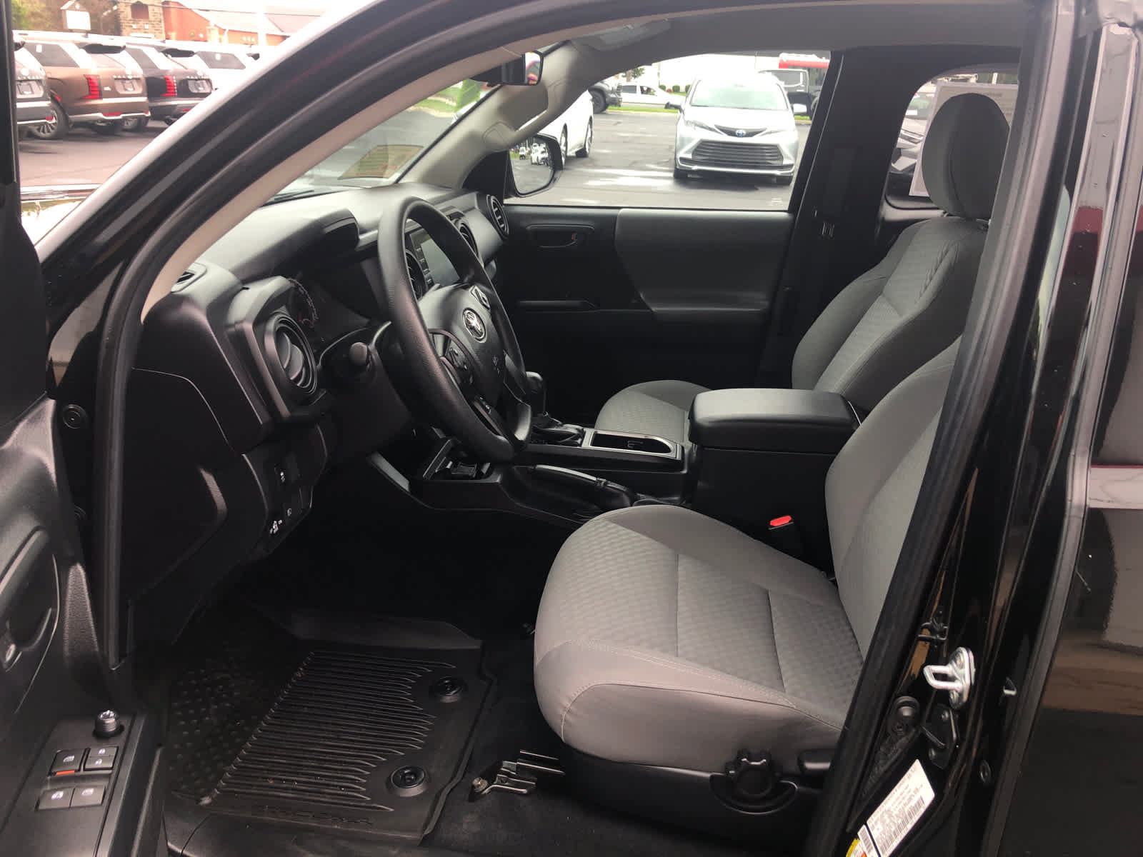 Used 2022 Toyota Tacoma SR RWD image 7