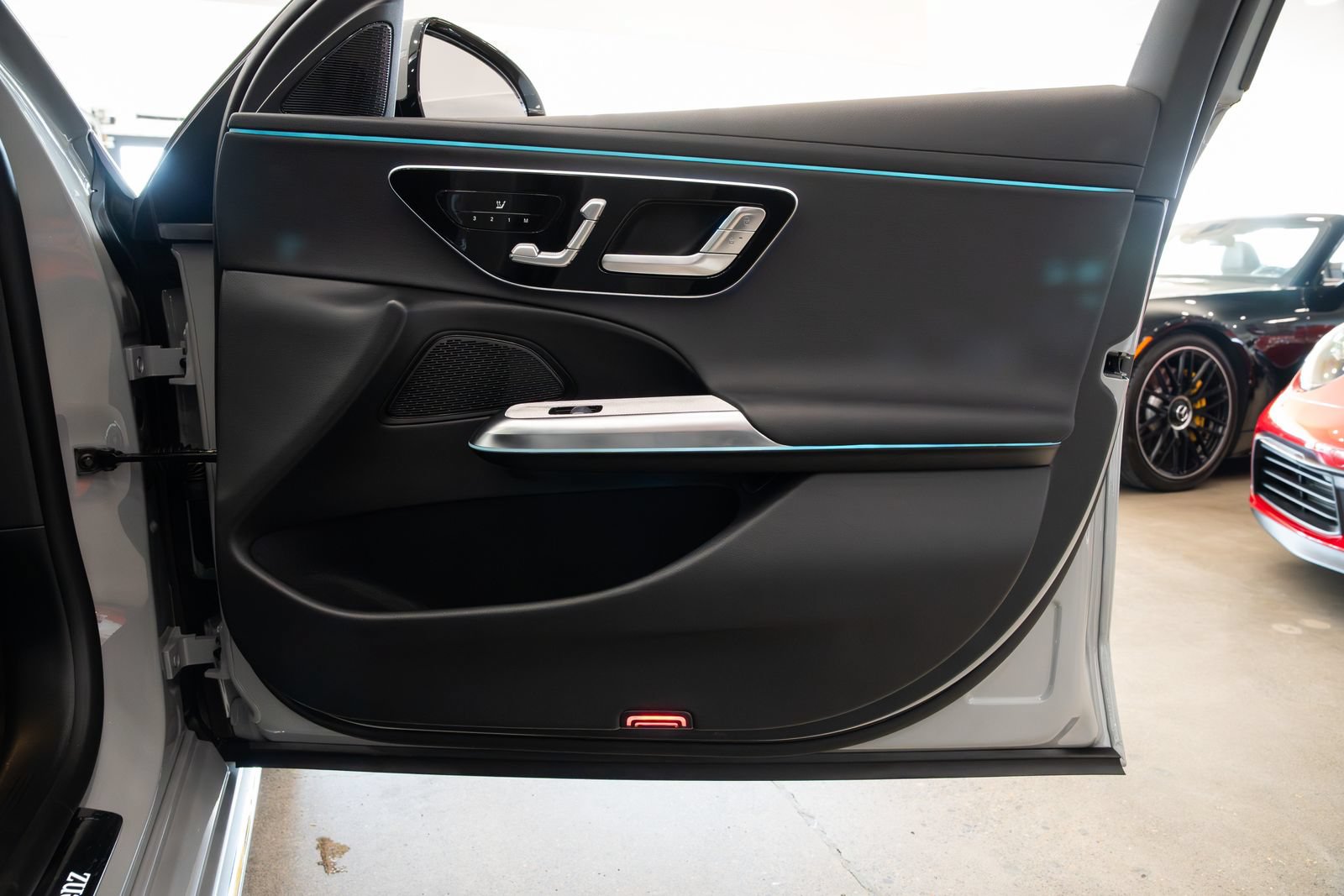Used 2025 Mercedes-Benz E 450 4MATIC Sedan image 24